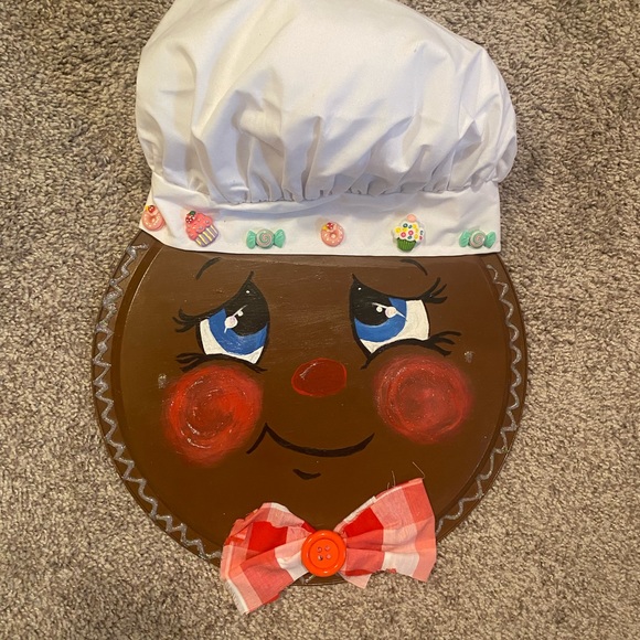 Gingerbread Boy Holiday Decor - Picture 7 of 7